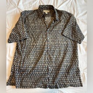 Tori Richard Short-Sleeve Button-Down in Navy and Beige Geometric Print